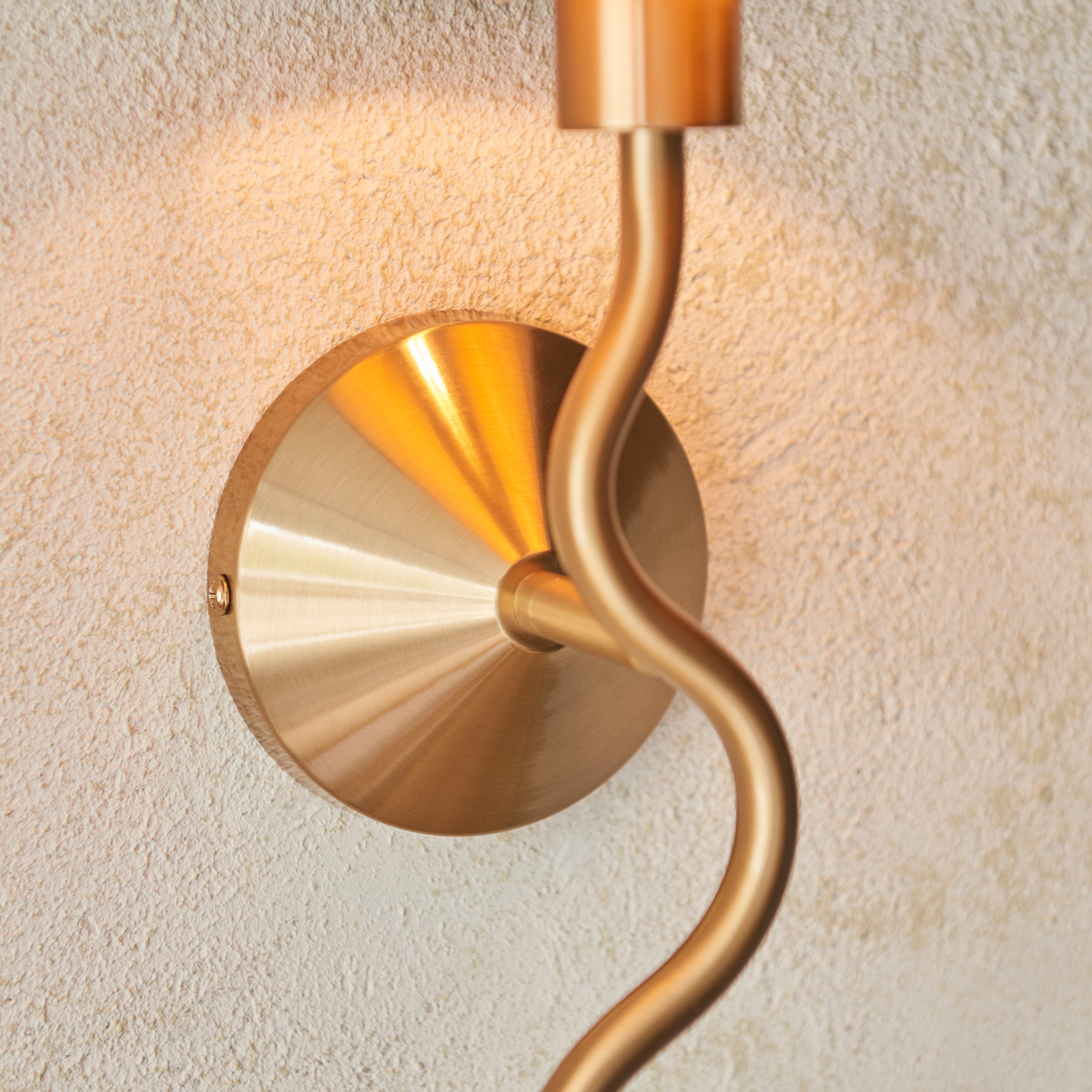 Sena Brushed Aged Brass & Natural Raffia Wall Light